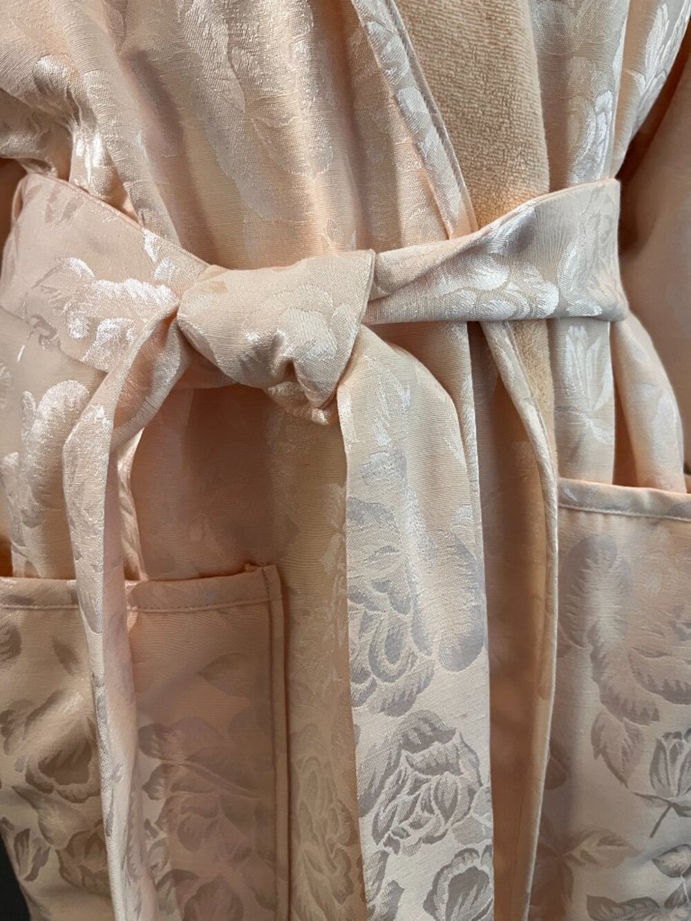 VINTAGE VICTORIA'S SECRET GOLD LABEL SATIN JACQUARD TERRY LINED ROBE NWOT XS/S - Picture 4 of 15
